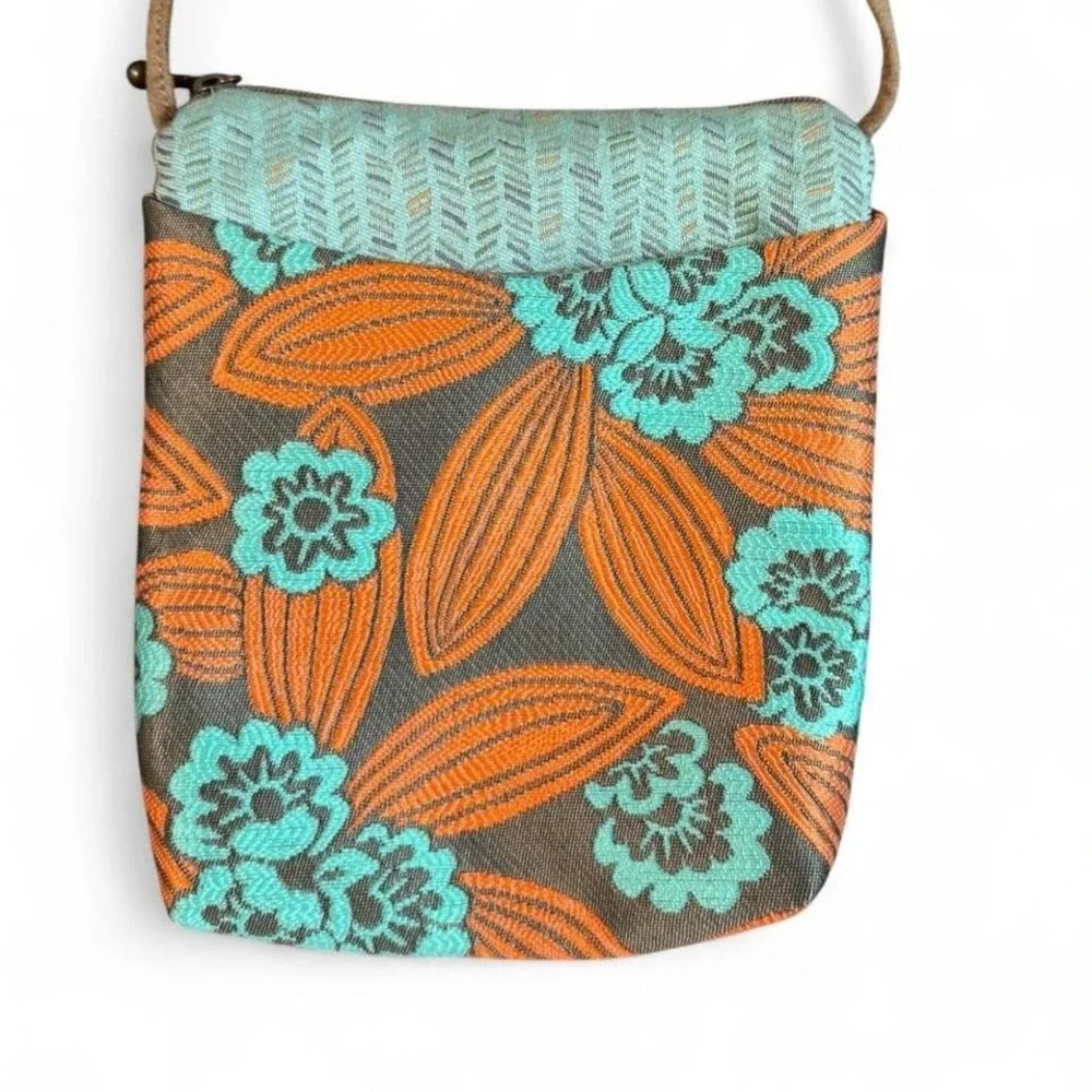 Maruca Designs "Busy Bee" small crossbody bag teal floral jacquard fabric - Picture 3 of 7